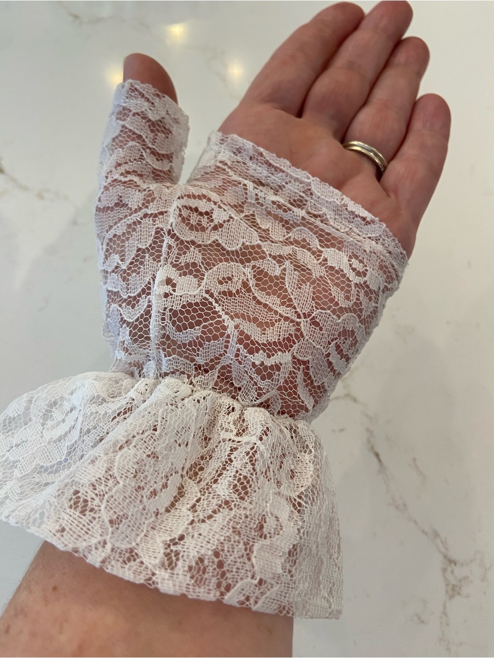 Vintage White Lace Fingerless Gloves 1990’s Average One Size